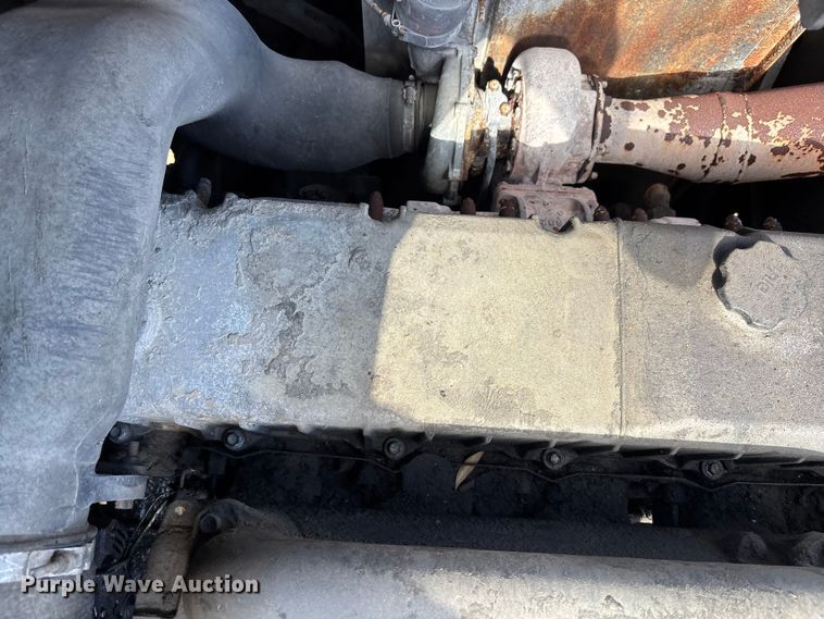 image for item DU0385 2004 John Deere 800C excavator