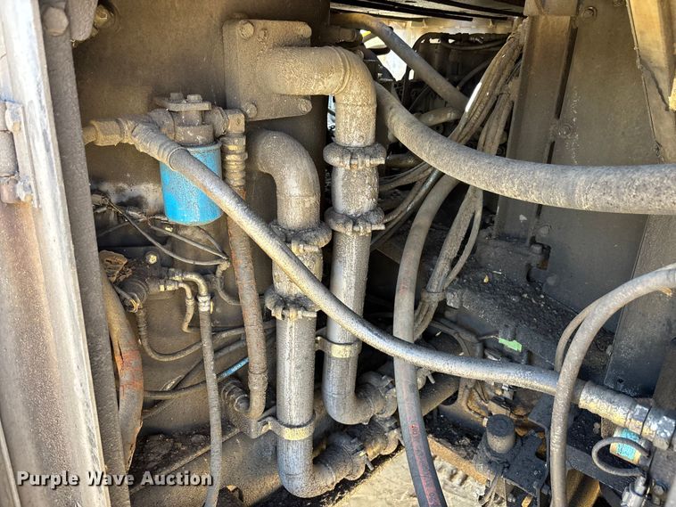 image for item DU0385 2004 John Deere 800C excavator