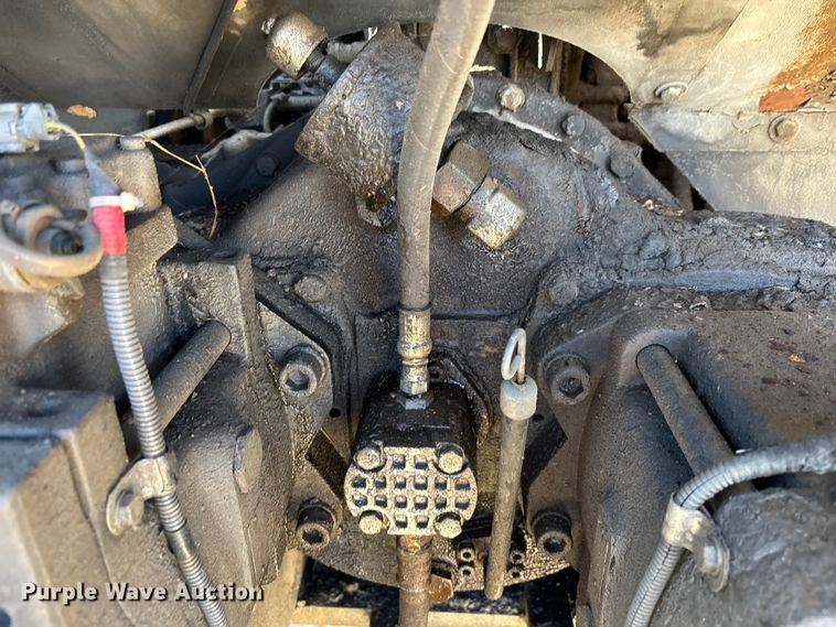 image for item DU0385 2004 John Deere 800C excavator