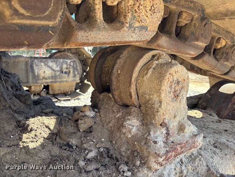 image for item DU0385 2004 John Deere 800C excavator