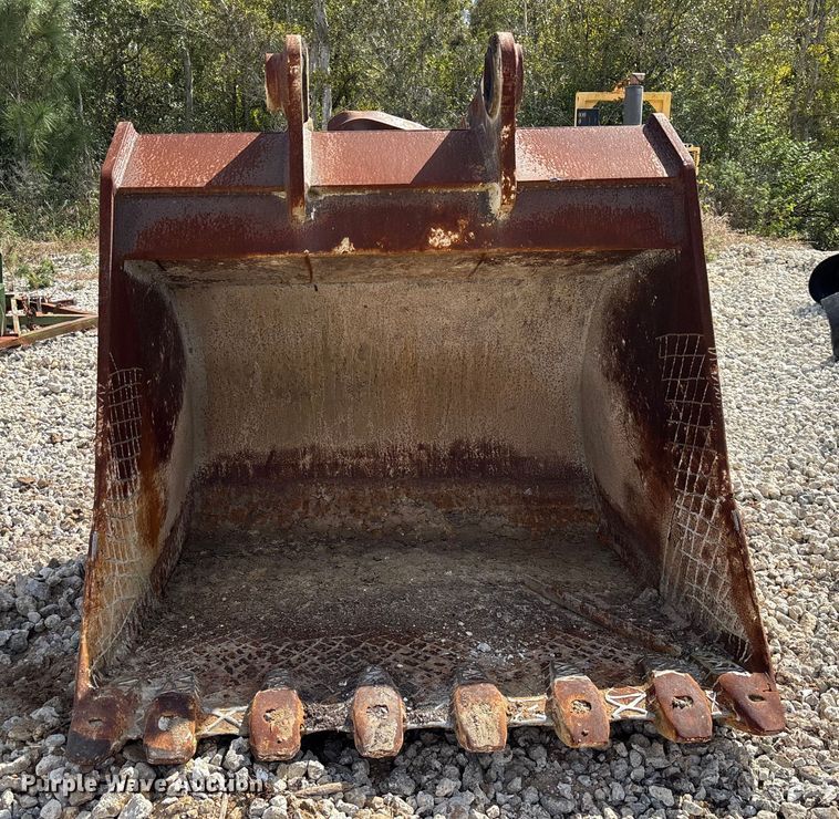 image for item DU0385 2004 John Deere 800C excavator