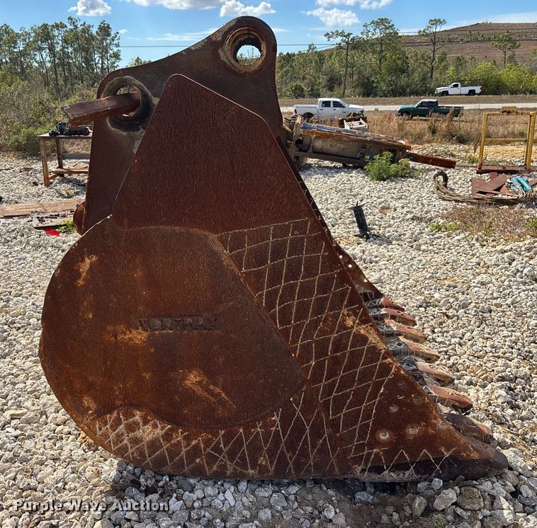 image for item DU0385 2004 John Deere 800C excavator