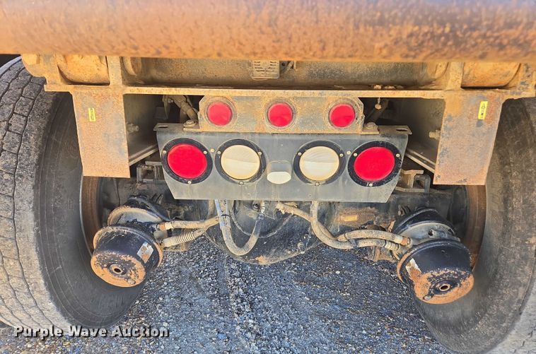 image for item DU2695 2015 Kenworth T800 dump truck