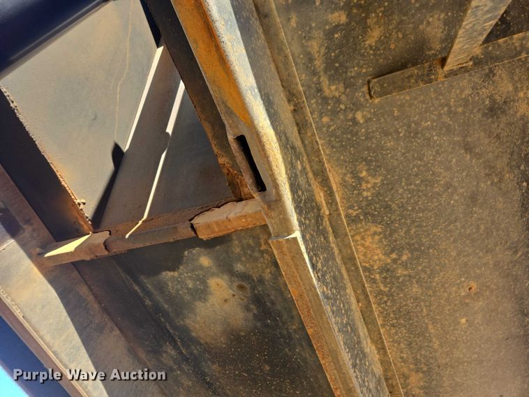 image for item DU2695 2015 Kenworth T800 dump truck