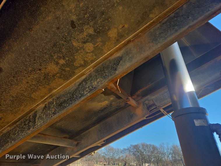 image for item DU2695 2015 Kenworth T800 dump truck