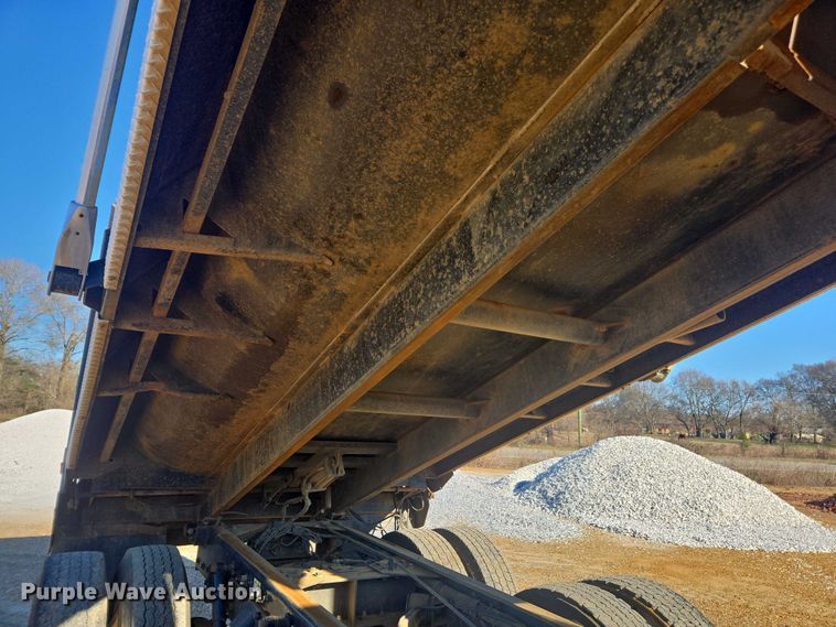 image for item DU2695 2015 Kenworth T800 dump truck