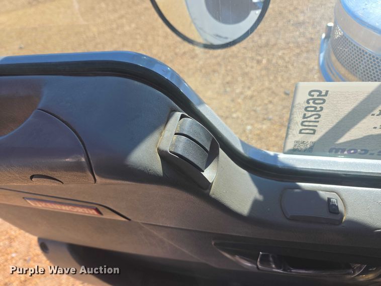 image for item DU2695 2015 Kenworth T800 dump truck