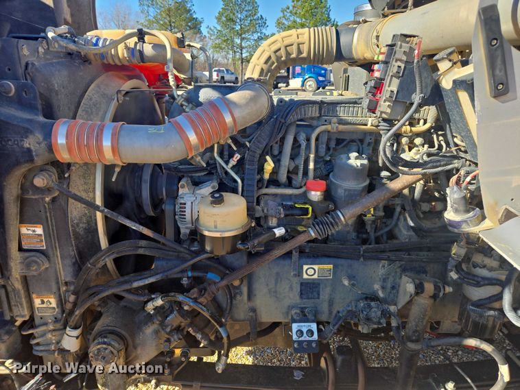 image for item DU2695 2015 Kenworth T800 dump truck