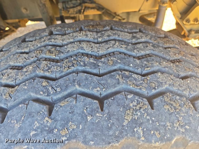 image for item DU2695 2015 Kenworth T800 dump truck