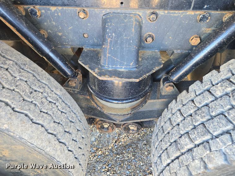 image for item DU2695 2015 Kenworth T800 dump truck