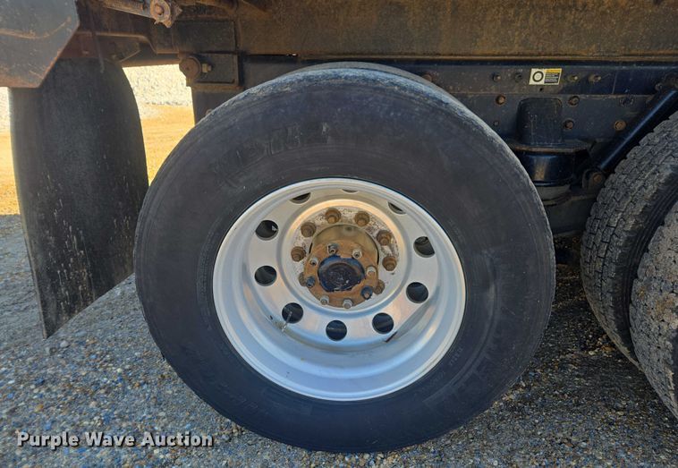 image for item DU2695 2015 Kenworth T800 dump truck