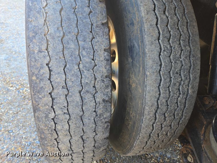 image for item DU2695 2015 Kenworth T800 dump truck