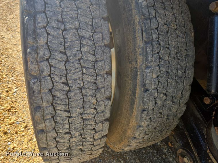 image for item DU2695 2015 Kenworth T800 dump truck