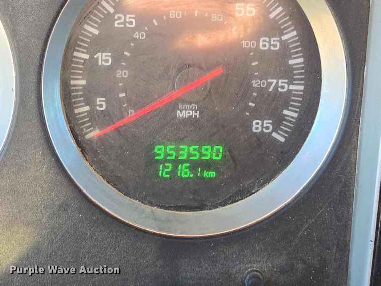 image for item DU2695 2015 Kenworth T800 dump truck