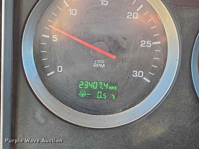 image for item DU2695 2015 Kenworth T800 dump truck