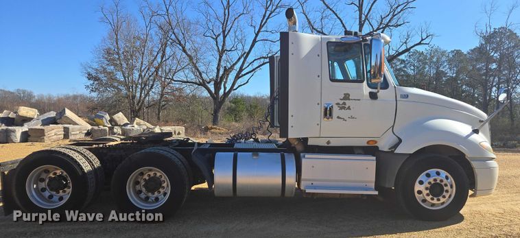 image for item DU2696 2014 International Prostar+ 122 semi truck