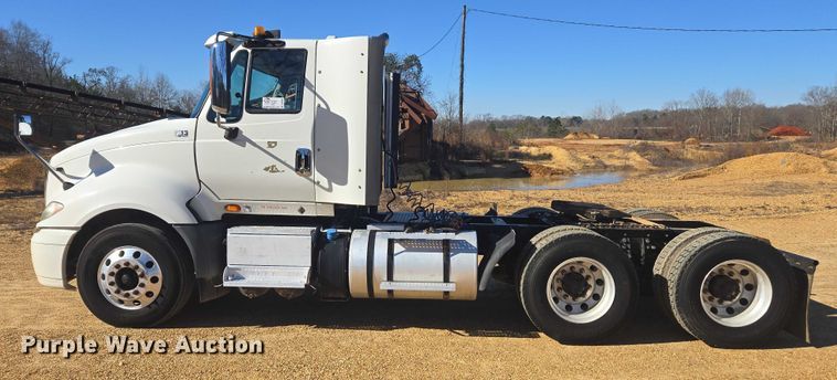 image for item DU2696 2014 International Prostar+ 122 semi truck