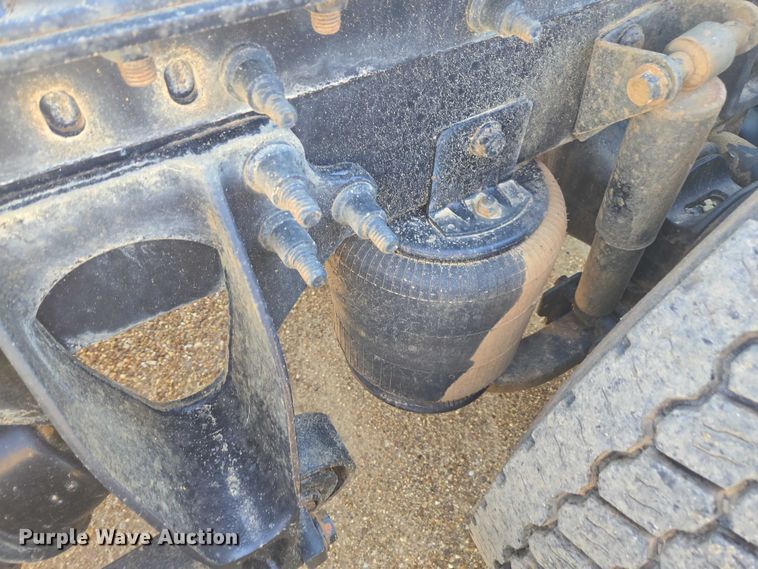 image for item DU2696 2014 International Prostar+ 122 semi truck