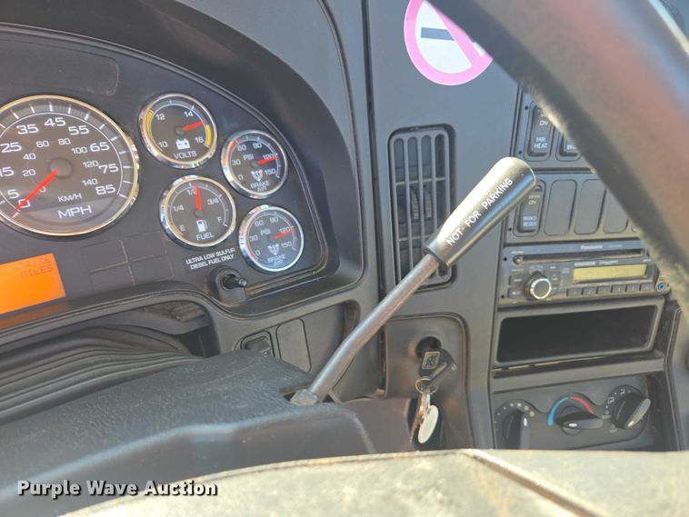 image for item DU2696 2014 International Prostar+ 122 semi truck