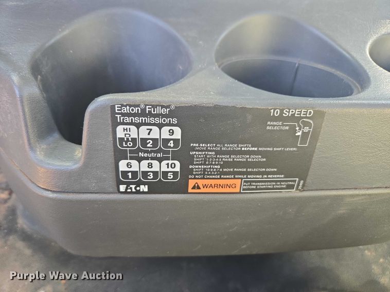 image for item DU2696 2014 International Prostar+ 122 semi truck