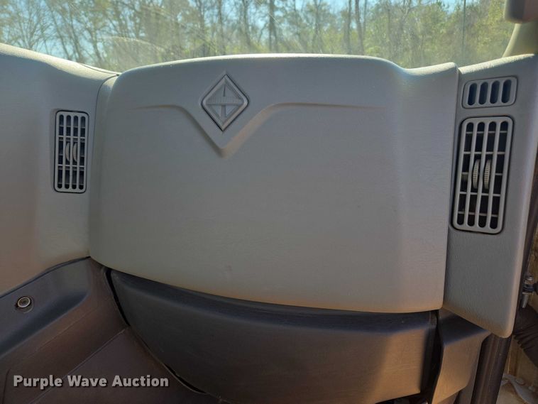 image for item DU2696 2014 International Prostar+ 122 semi truck