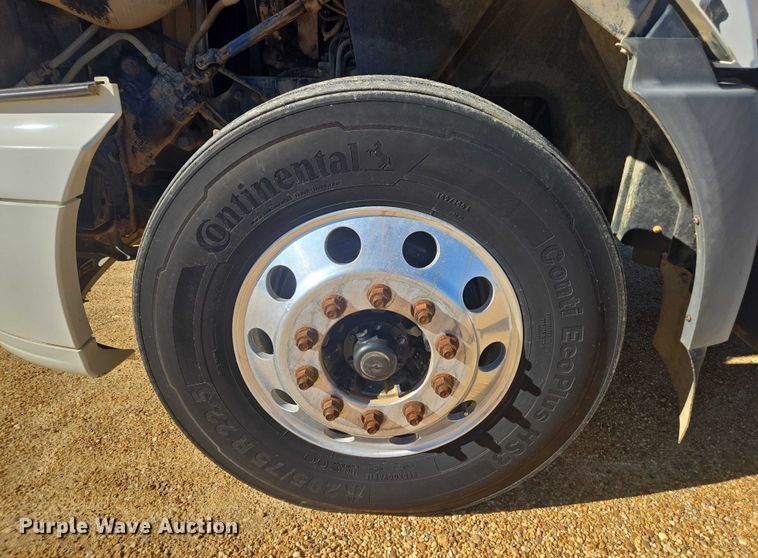 image for item DU2696 2014 International Prostar+ 122 semi truck