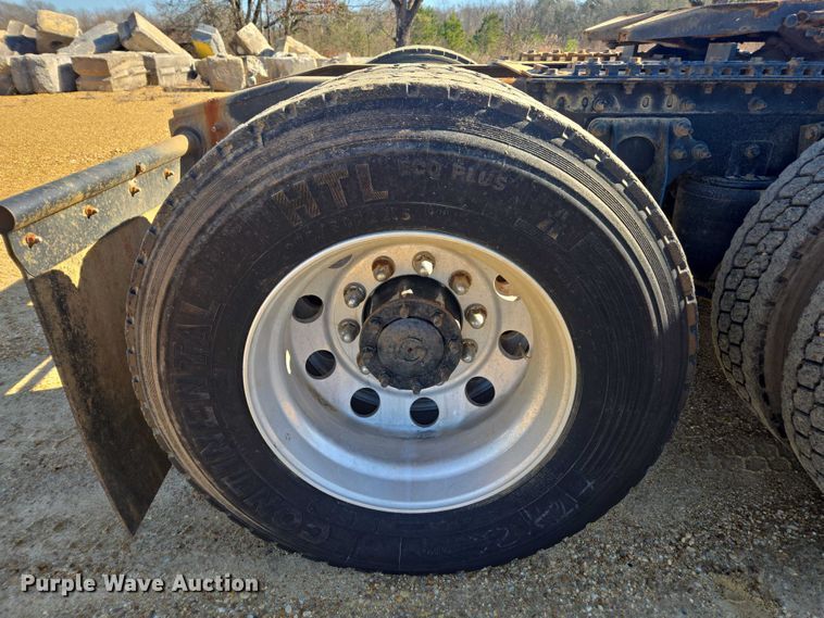 image for item DU2696 2014 International Prostar+ 122 semi truck