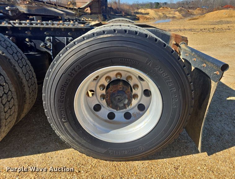 image for item DU2696 2014 International Prostar+ 122 semi truck