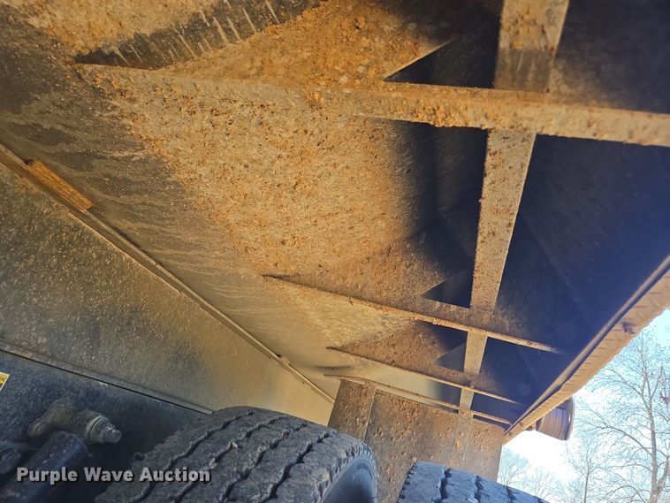 image for item DU2698 2017 Kenworth T370 dump truck