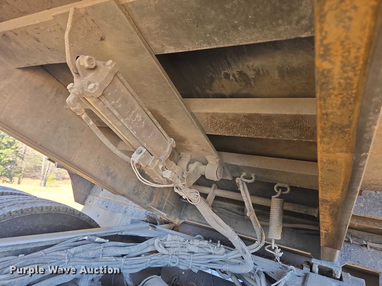 image for item DU2698 2017 Kenworth T370 dump truck