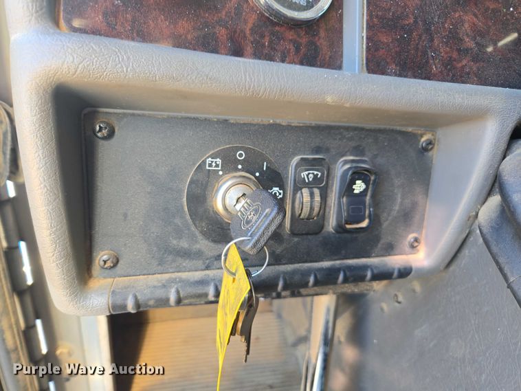 image for item DU2698 2017 Kenworth T370 dump truck