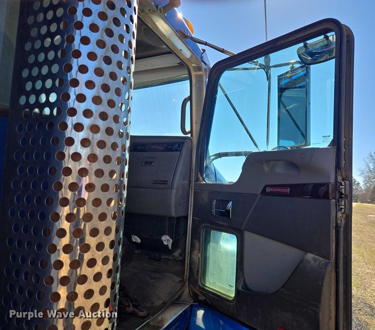 image for item DU2698 2017 Kenworth T370 dump truck