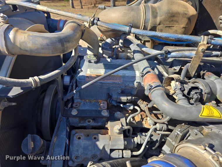 image for item DU2698 2017 Kenworth T370 dump truck