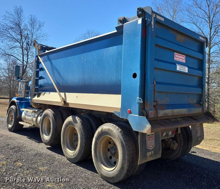 image for item DU2699 2017 Kenworth T800 dump truck