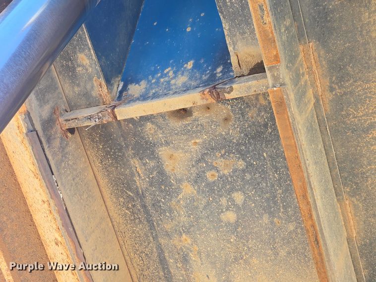 image for item DU2699 2017 Kenworth T800 dump truck