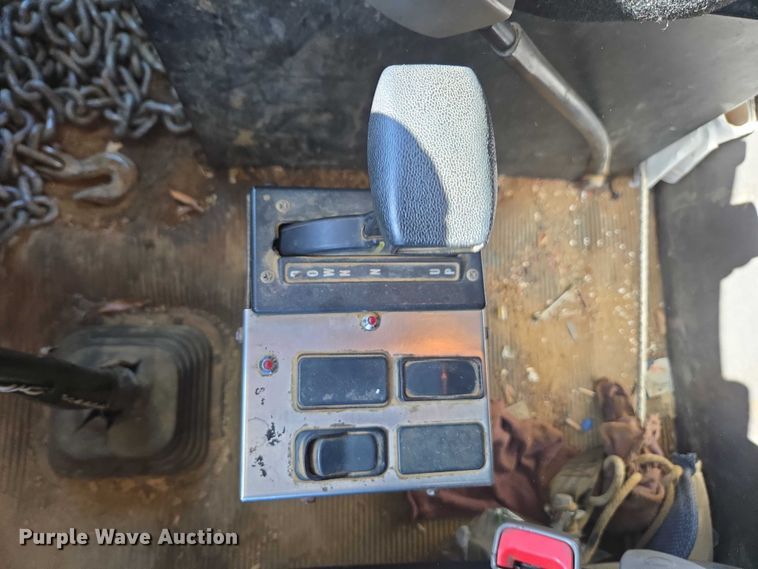 image for item DU2699 2017 Kenworth T800 dump truck