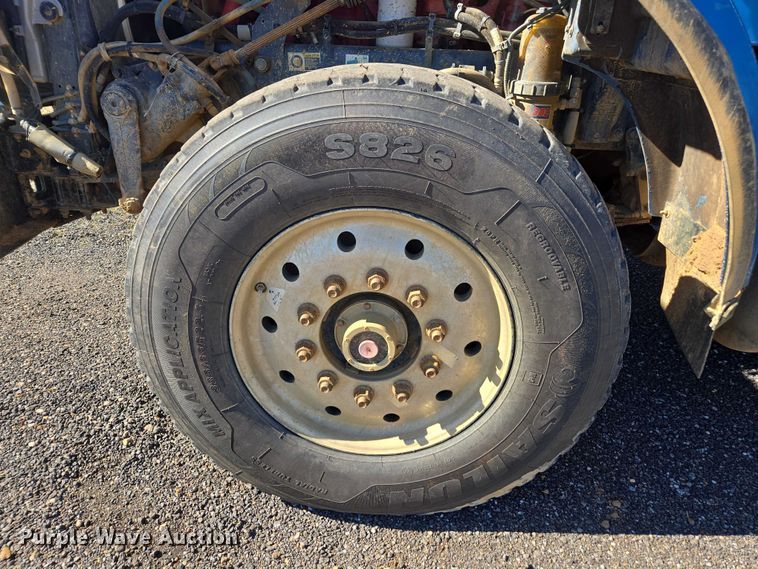 image for item DU2699 2017 Kenworth T800 dump truck