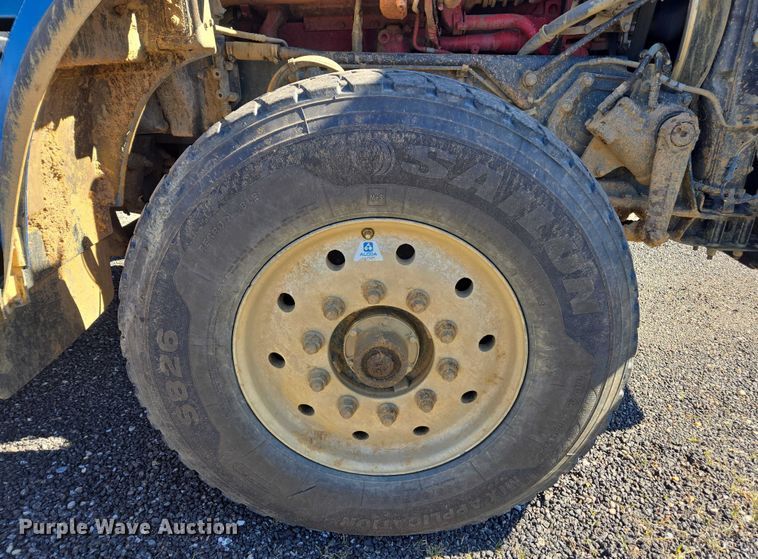 image for item DU2699 2017 Kenworth T800 dump truck