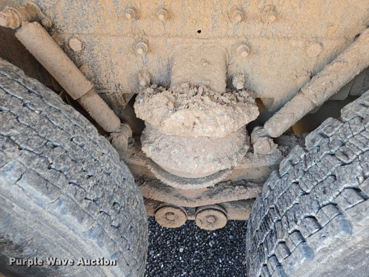 image for item DU2699 2017 Kenworth T800 dump truck