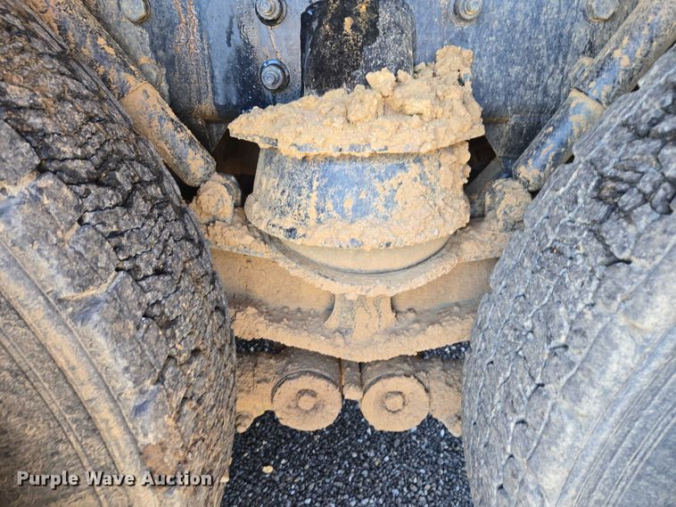 image for item DU2699 2017 Kenworth T800 dump truck