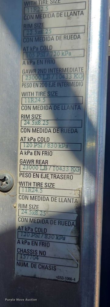 image for item DU2699 2017 Kenworth T800 dump truck