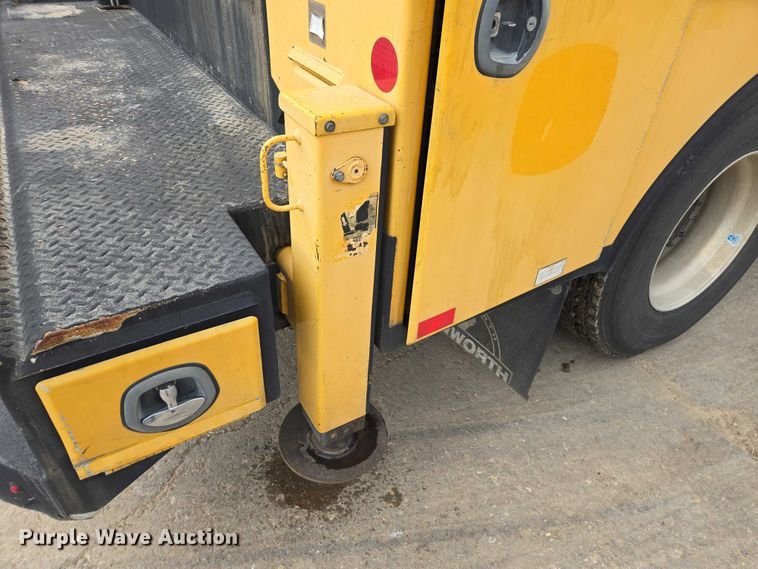 image for item DU2714 2014 Kenworth T270 utility / service truck