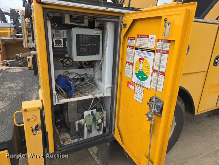 image for item DU2714 2014 Kenworth T270 utility / service truck