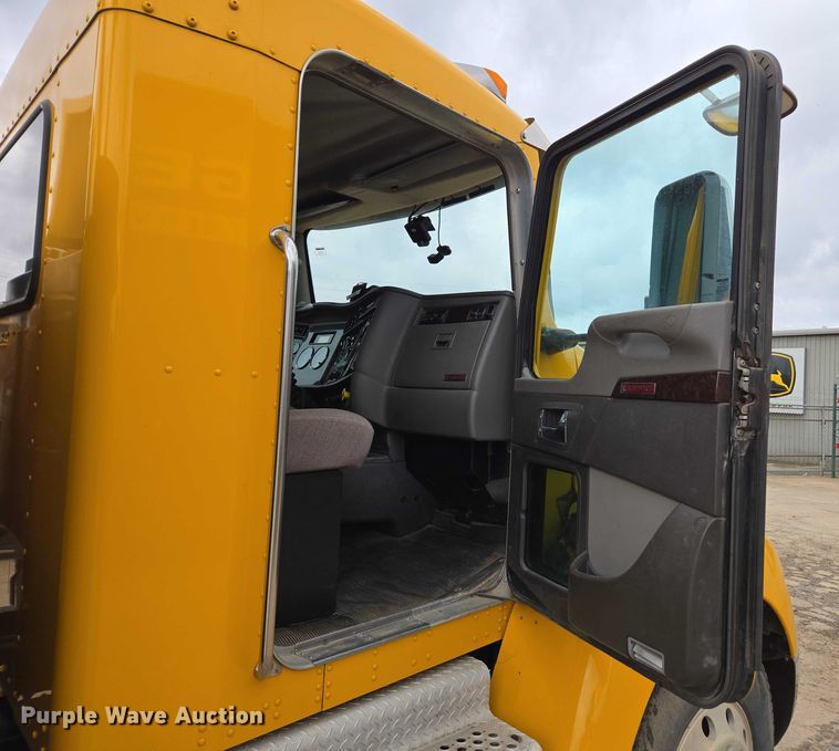 image for item DU2714 2014 Kenworth T270 utility / service truck