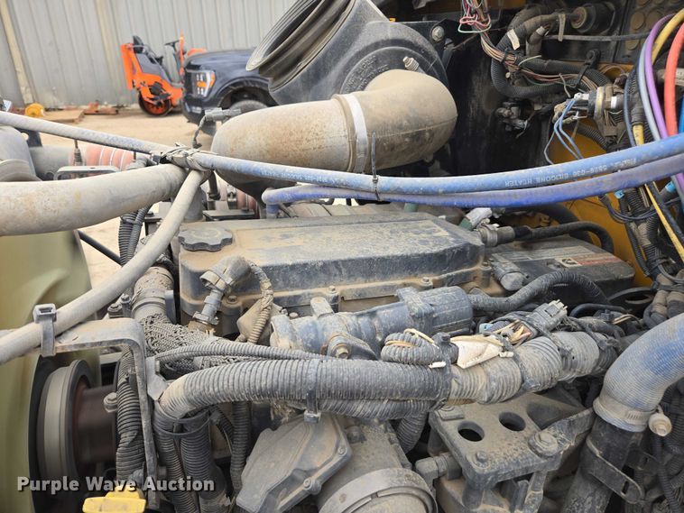 image for item DU2714 2014 Kenworth T270 utility / service truck