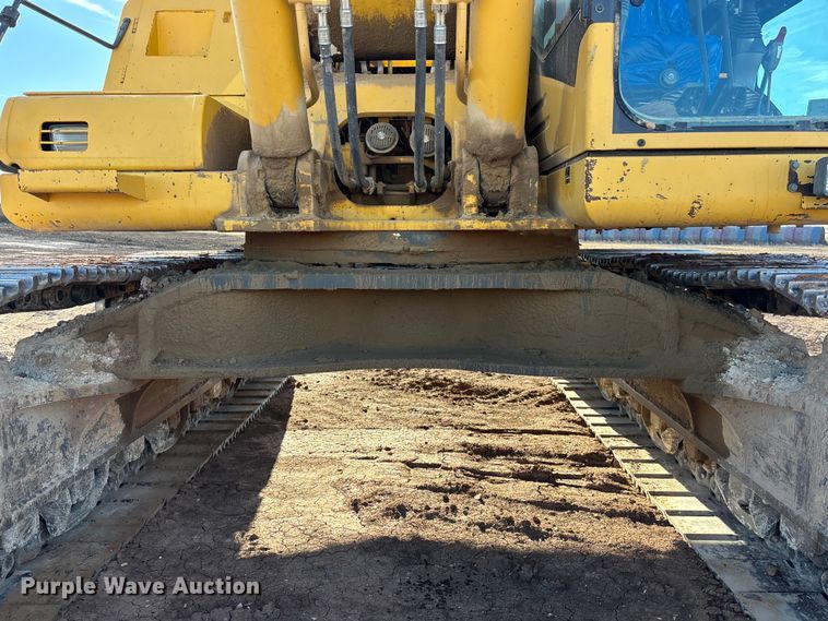 image for item DU6946 2006 Komatsu  PC600LC excavator