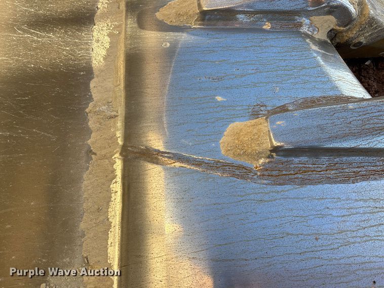 image for item DU6946 2006 Komatsu  PC600LC excavator