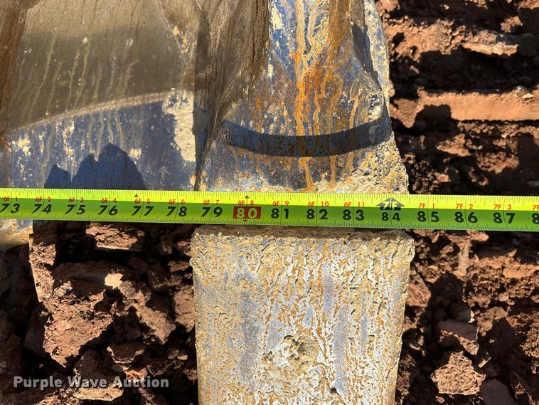 image for item DU6946 2006 Komatsu  PC600LC excavator