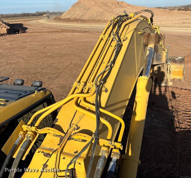 image for item DU6946 2006 Komatsu  PC600LC excavator