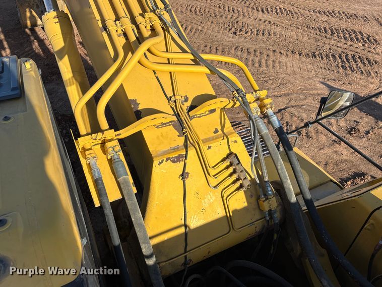 image for item DU6946 2006 Komatsu  PC600LC excavator